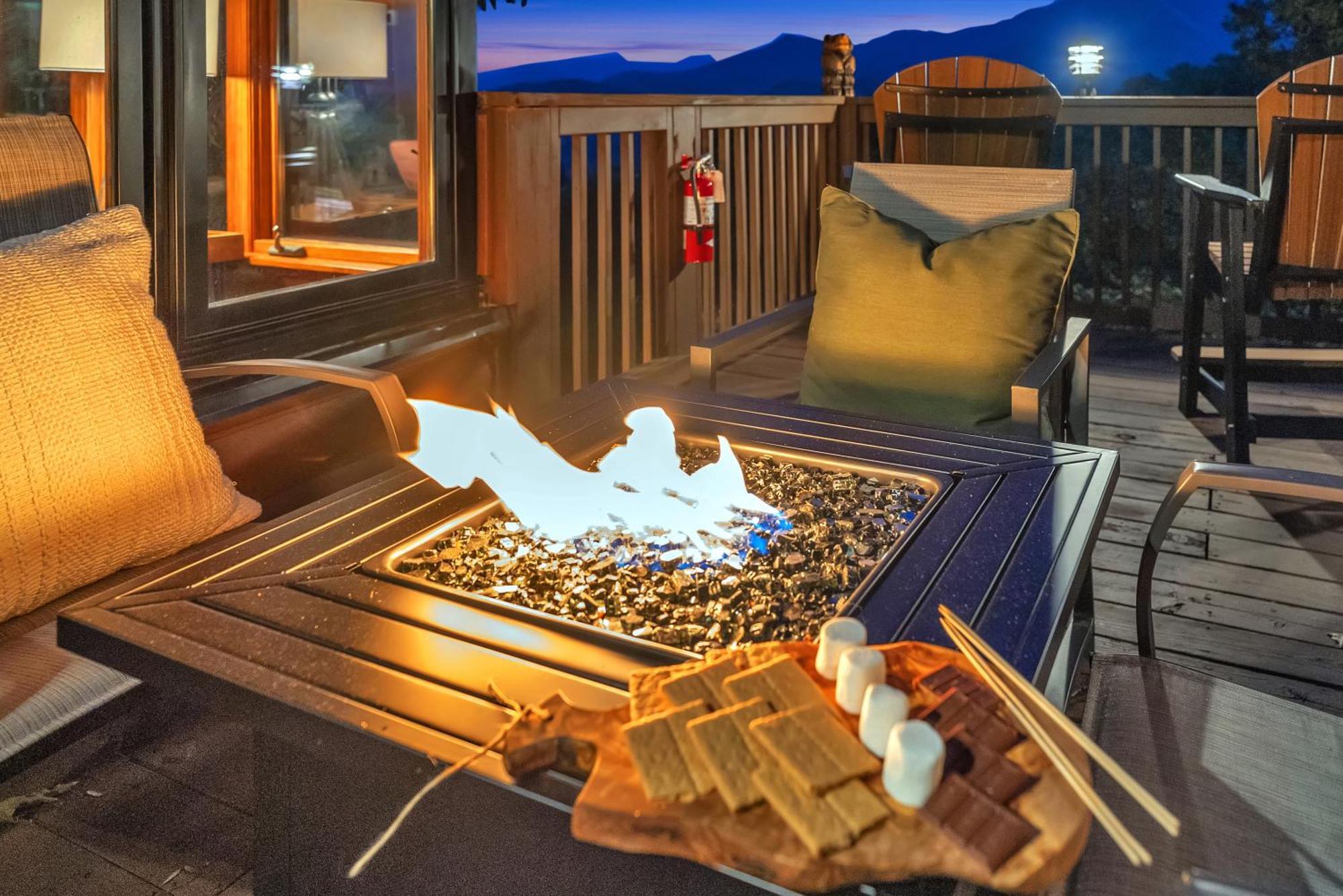 Family Chalet With Sauna, Hottub, Heavenly Views! Mins To Downtown! Gatlinburg Exterior photo