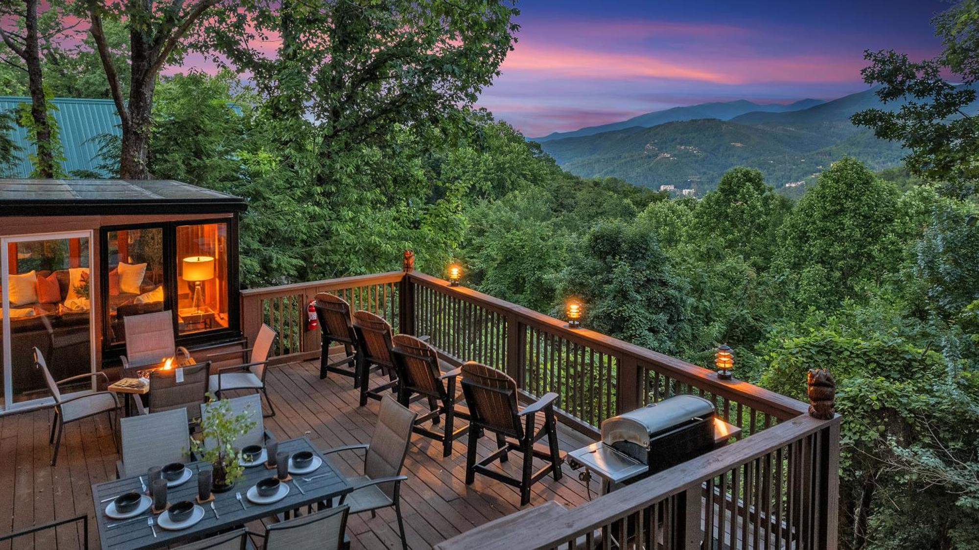 Family Chalet With Sauna, Hottub, Heavenly Views! Mins To Downtown! Gatlinburg Exterior photo