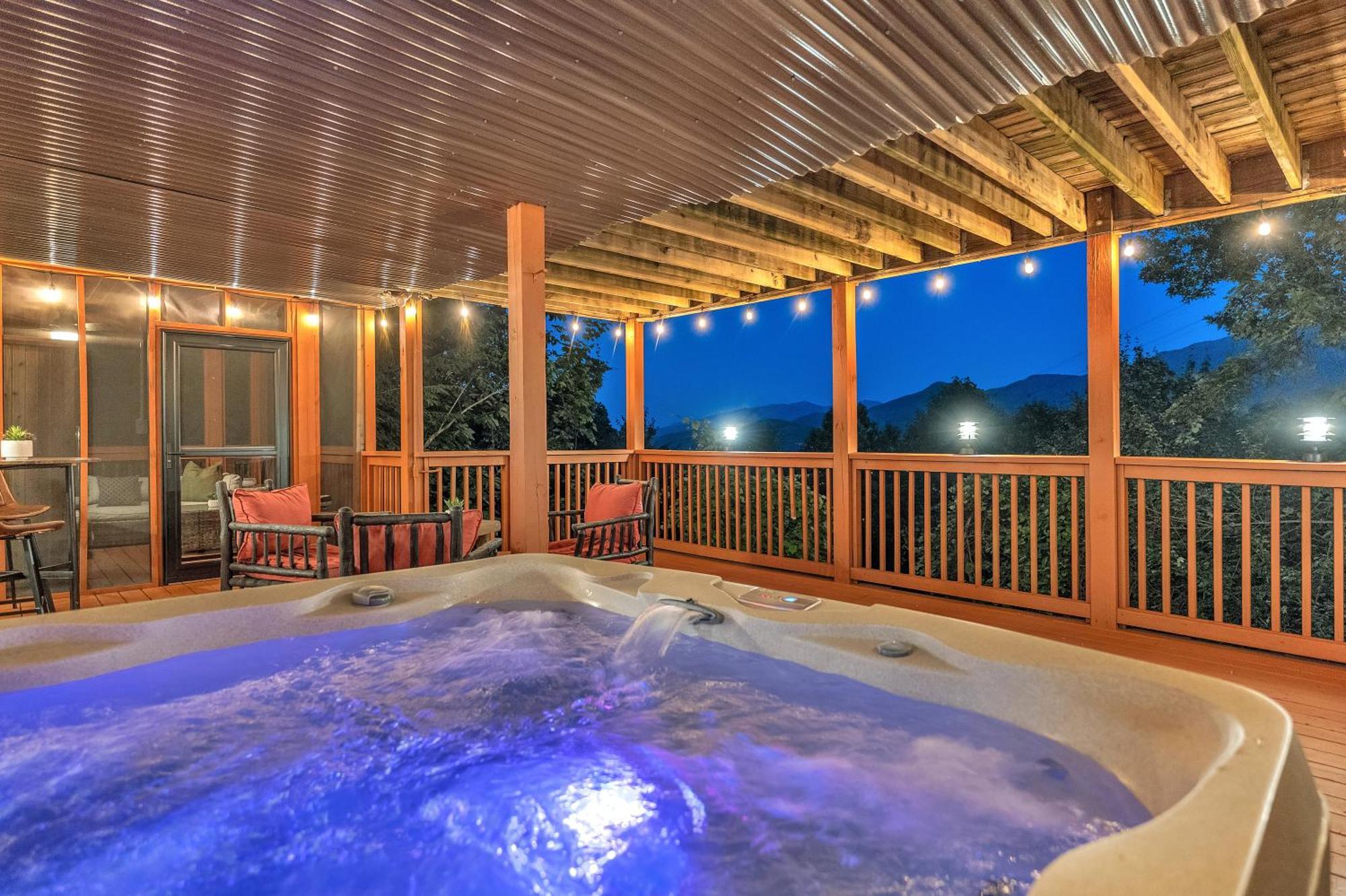 Family Chalet With Sauna, Hottub, Heavenly Views! Mins To Downtown! Gatlinburg Exterior photo