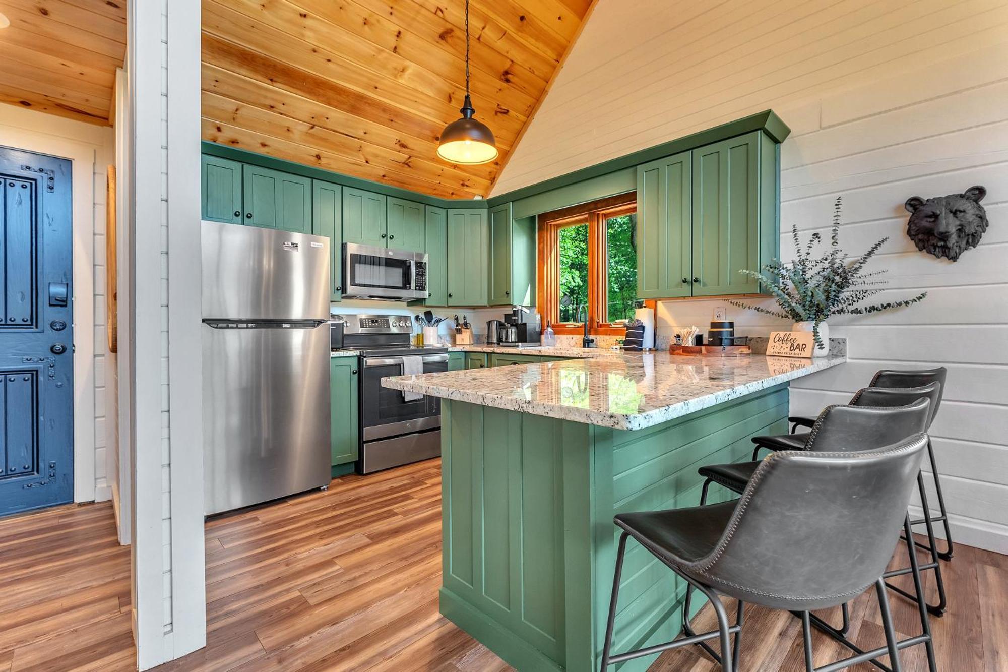 Family Chalet With Sauna, Hottub, Heavenly Views! Mins To Downtown! Gatlinburg Exterior photo