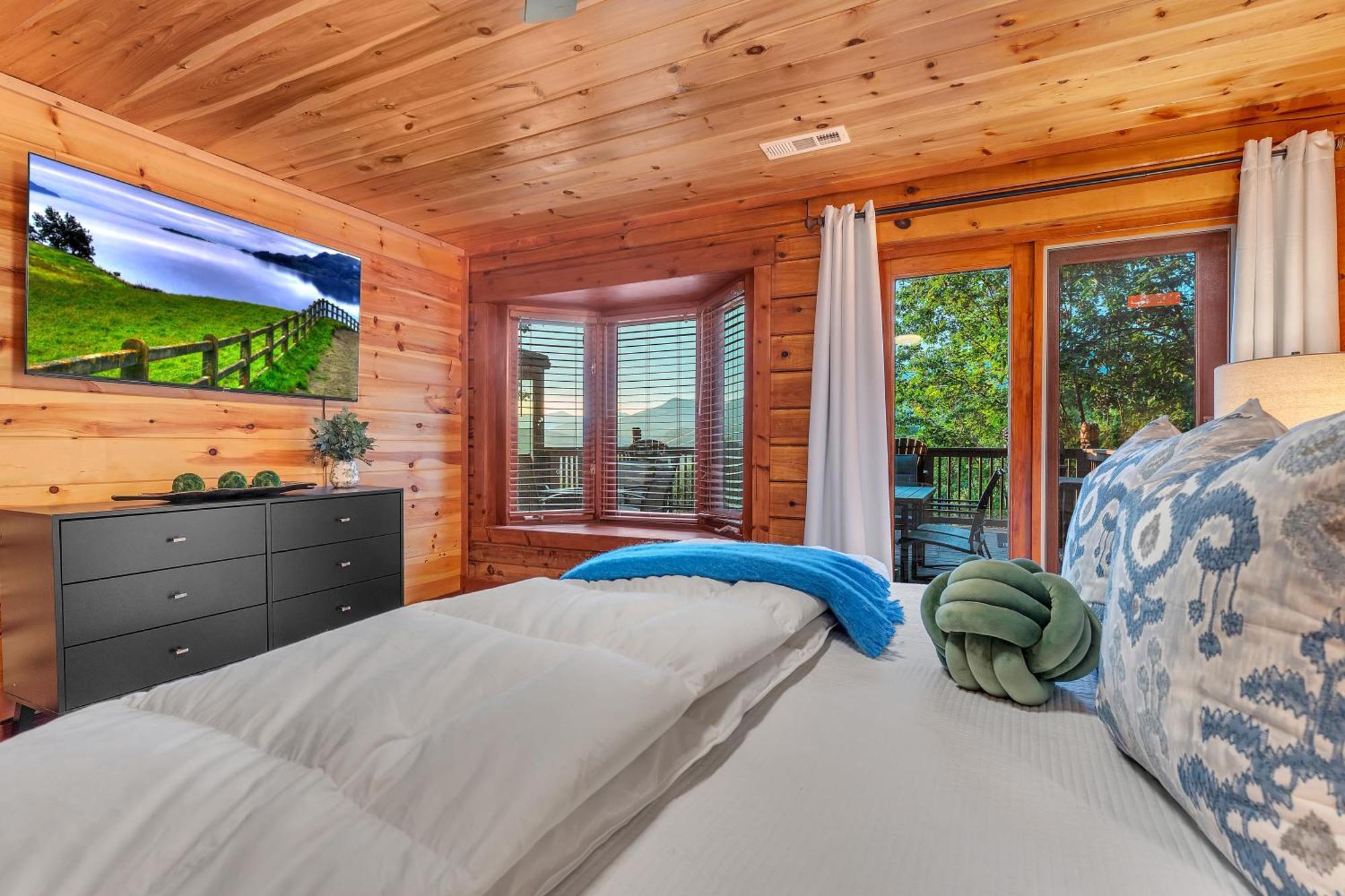 Family Chalet With Sauna, Hottub, Heavenly Views! Mins To Downtown! Gatlinburg Exterior photo