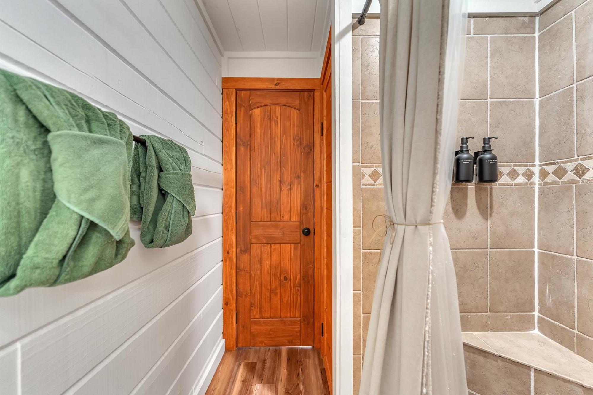 Family Chalet With Sauna, Hottub, Heavenly Views! Mins To Downtown! Gatlinburg Exterior photo