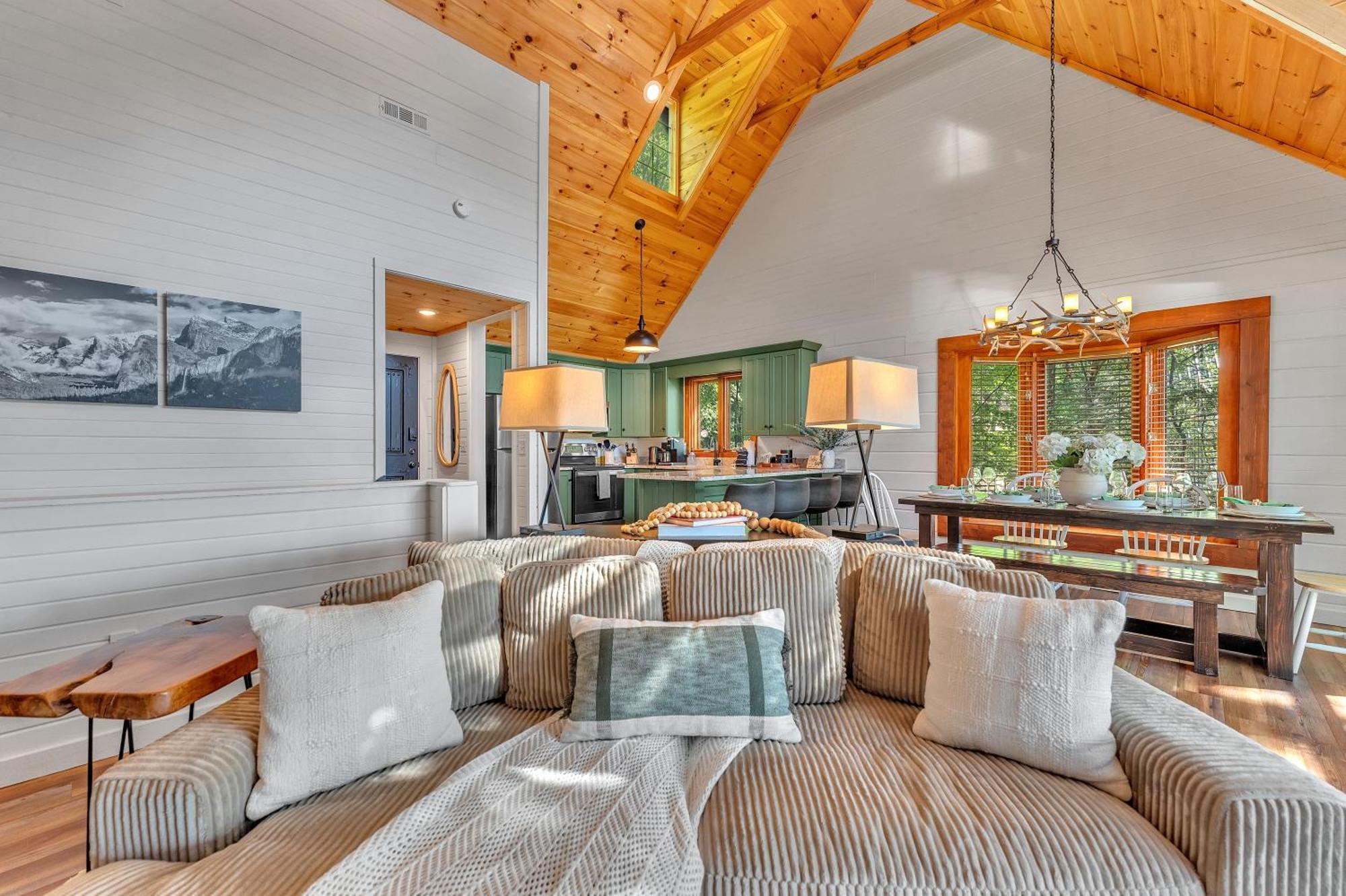 Family Chalet With Sauna, Hottub, Heavenly Views! Mins To Downtown! Gatlinburg Exterior photo