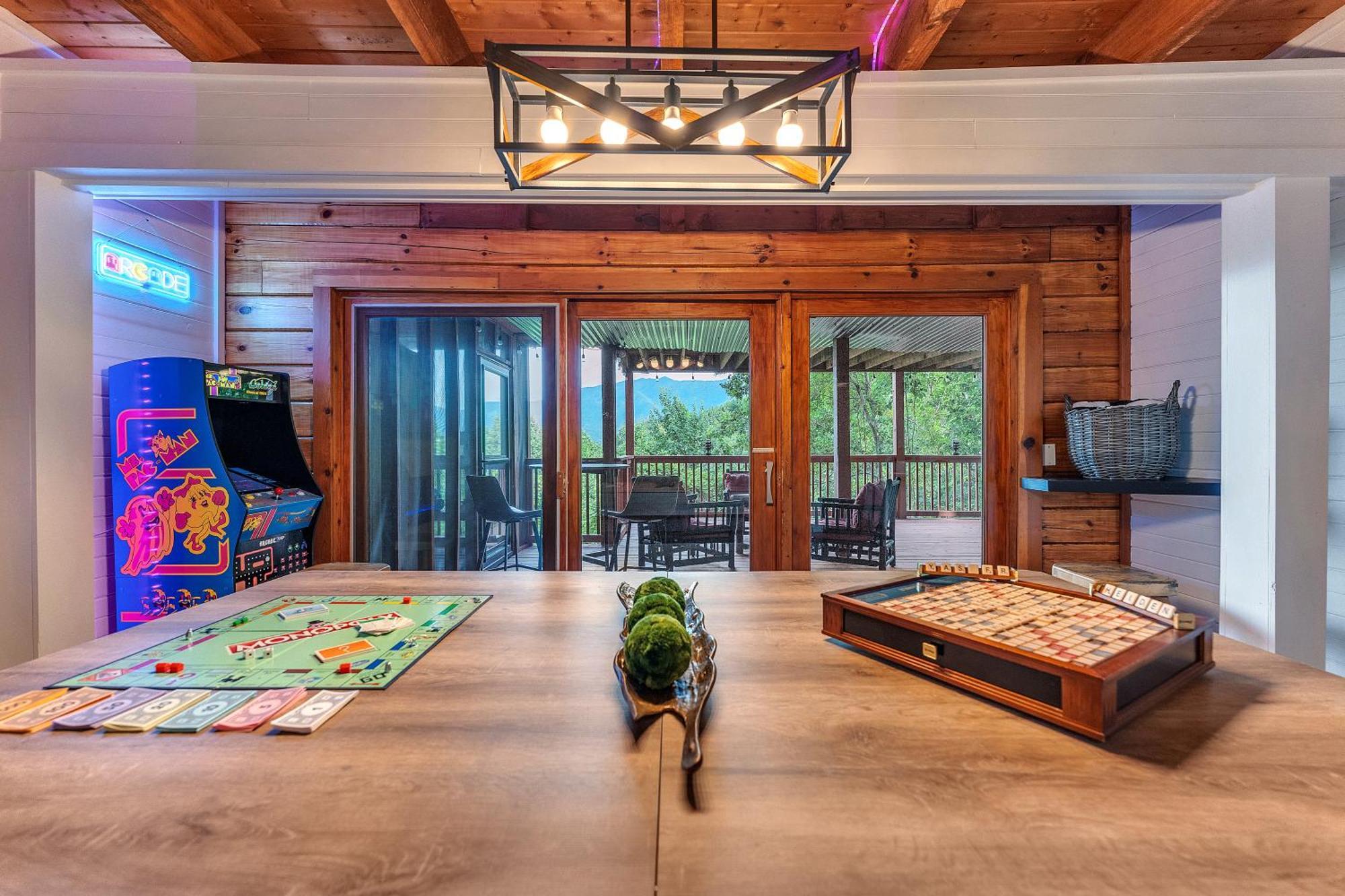 Family Chalet With Sauna, Hottub, Heavenly Views! Mins To Downtown! Gatlinburg Exterior photo