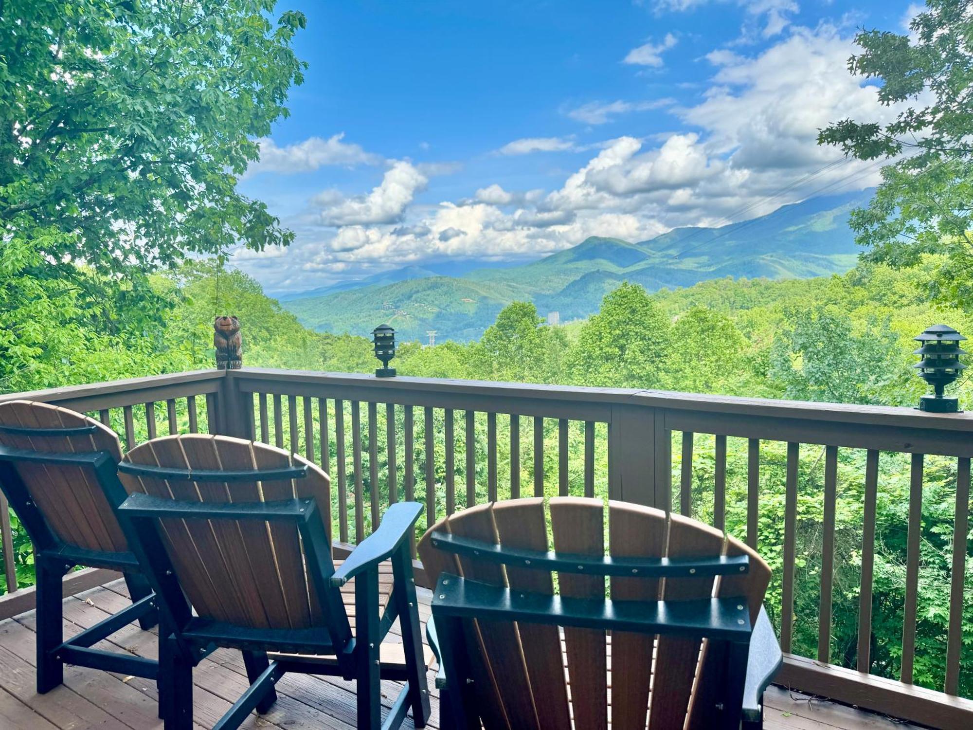 Family Chalet With Sauna, Hottub, Heavenly Views! Mins To Downtown! Gatlinburg Exterior photo